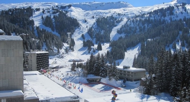 MPI and MTGY heading for Flaine and the British Schoolgirls’ Races